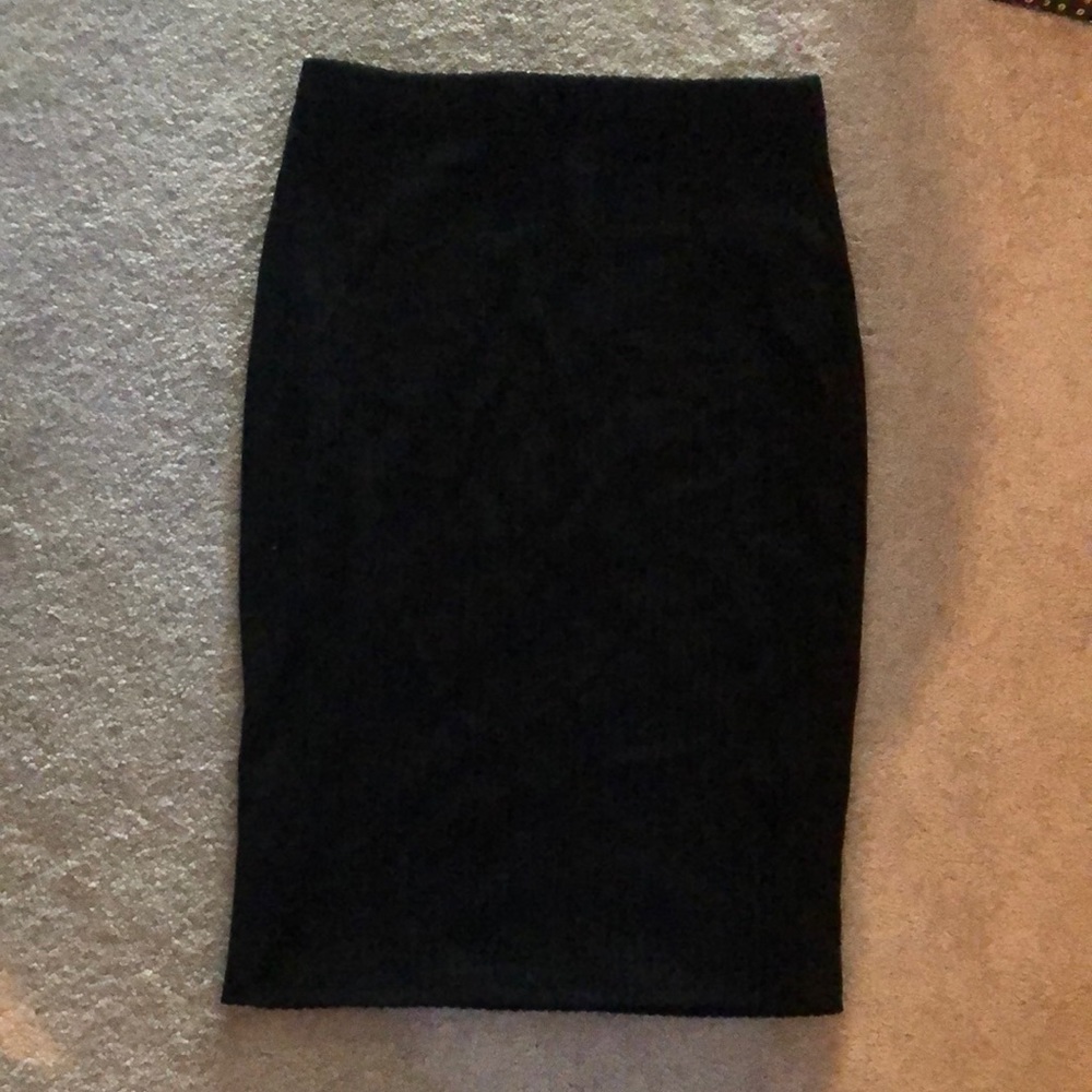 Forever 21 ribbed black skirt